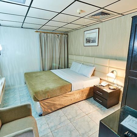 West Hotel Дубай Екстериор снимка