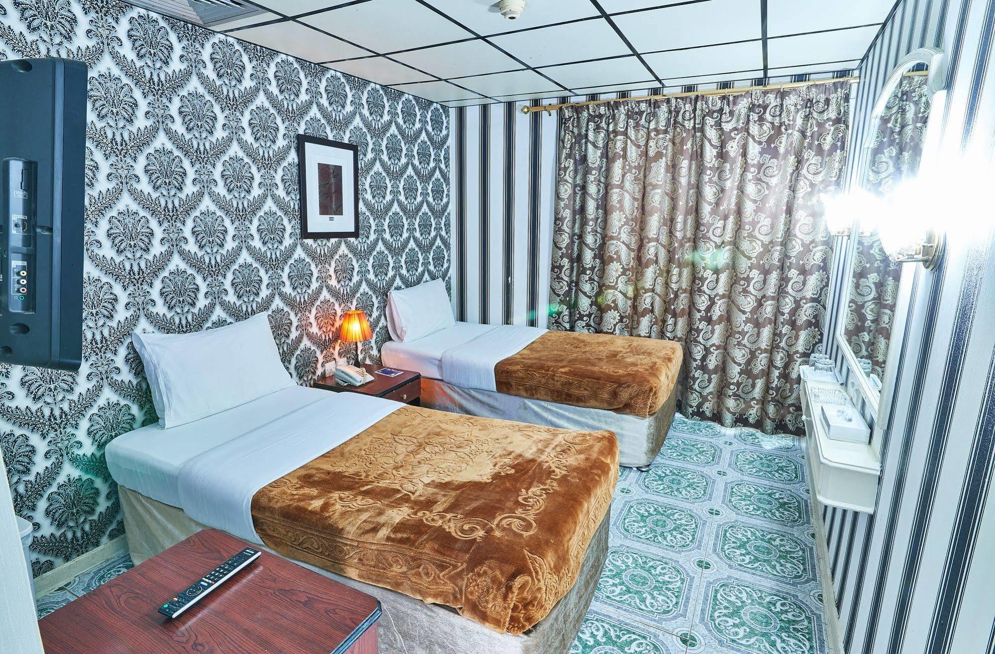 West Hotel Дубай Екстериор снимка